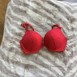 Victoria’s Secret bra 32D NWOT -never worn
